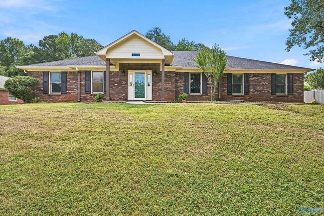 Building Photo - 135 Castleton Dr