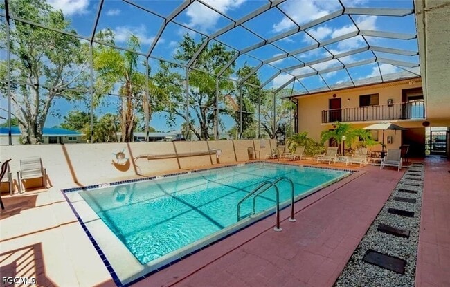 Building Photo - 5255 Coronado Pkwy Unit 2