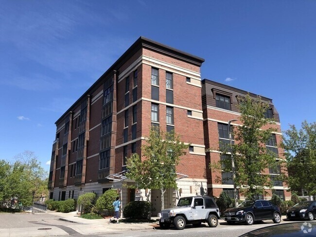 Building Photo - 163 Chestnut Hill Ave Unit PH1 Rental