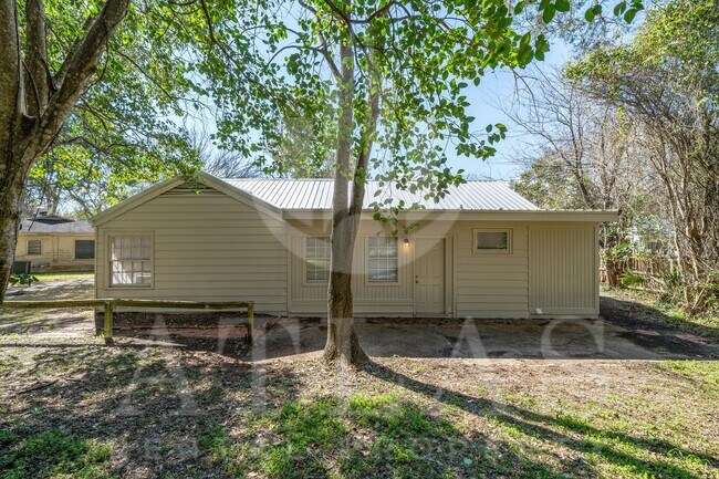 Photo - Spacious 3BR/2BA – 1,480 Sq Ft of Comforta...