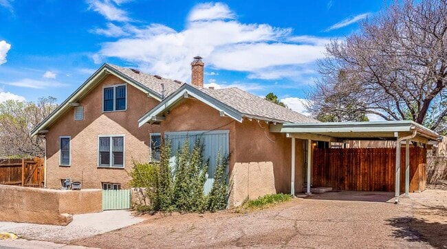 403 Bishops Lodge Rd
