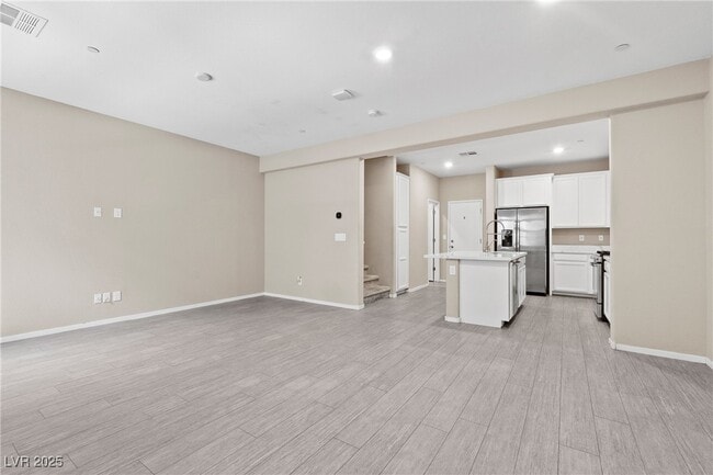 Building Photo - 49 Alamere Falls Dr Rental