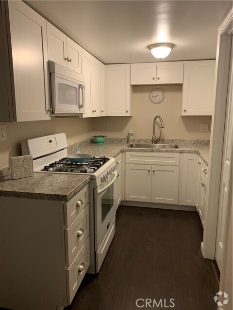 Building Photo - 412 N Rose Ave Unit A Rental