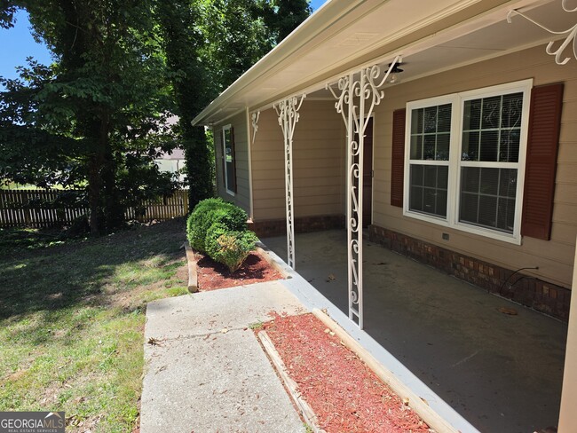 Photo - 586 Ridge Ave