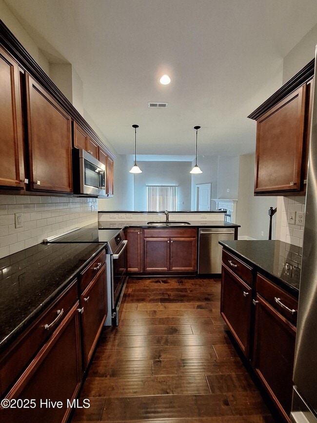Photo - 1807 Fox Den Way