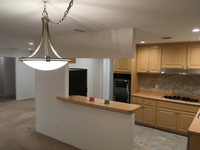 Photo - 23918 Gilmore St