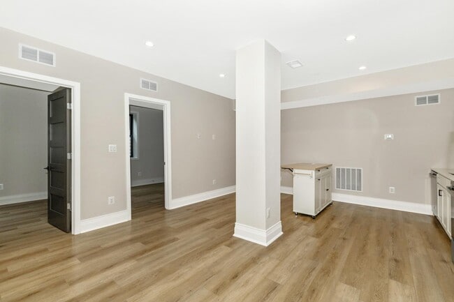 Photo - 204 Broadway St