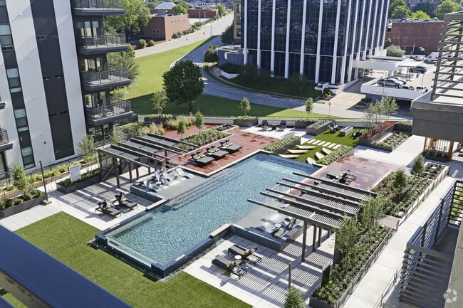 POOL - The Braden on Fifth