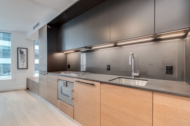 Photo - 1289 Hornby St