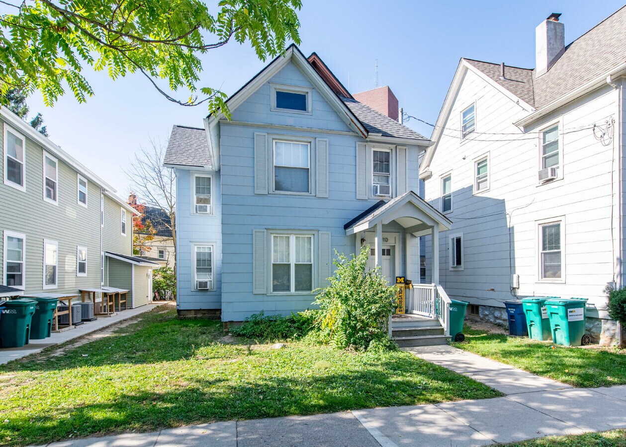 Photo - 1210 Washtenaw Ct