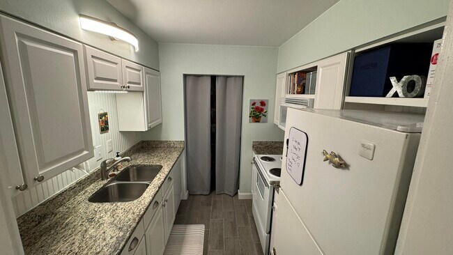 Photo - 209 W Miracle Strip Pkwy Unidad APT F104