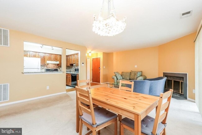 Photo - 306 Trinity Ct Unit 5