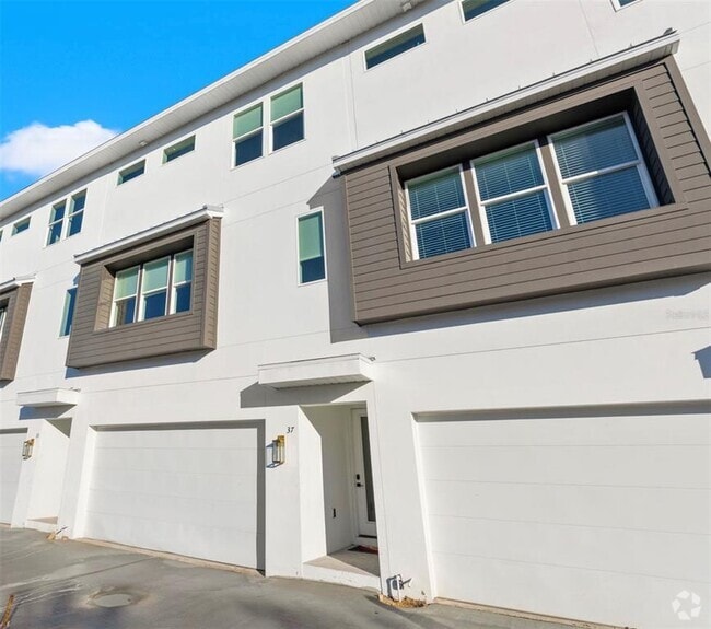 Building Photo - 37 29th St N Rental