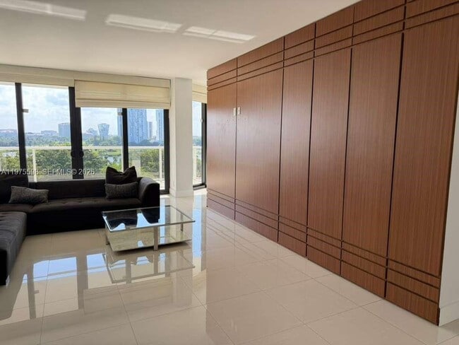 Photo - 20281 E Country Club Dr Unit 611