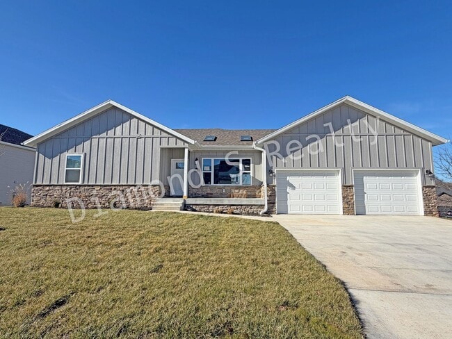 Building Photo - New Construction!  Gorgeous Home with All The Things!