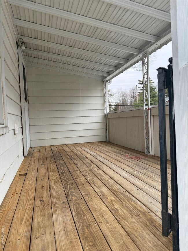 Photo - 102 S John St