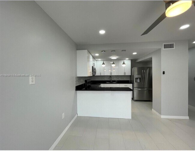 Photo - 3865 W 9th Ave Unidad 35 Rental