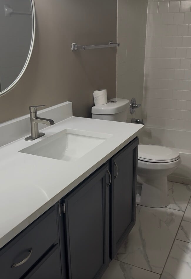 Building Photo - 4293 Parkview Ct Unit Orchard Park 4293