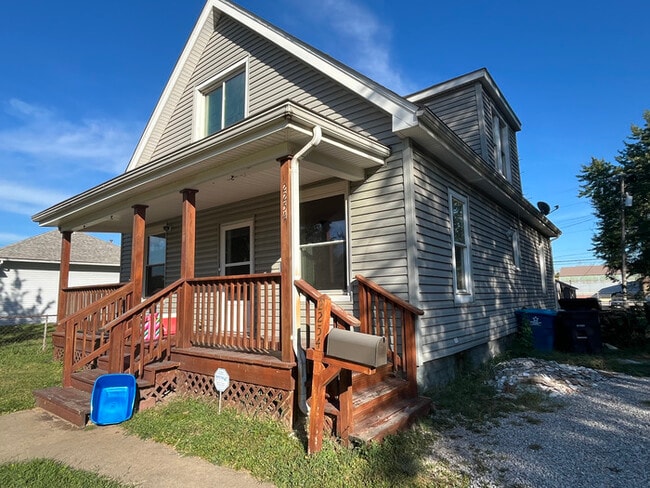 Photo - 2254 Lee Ave