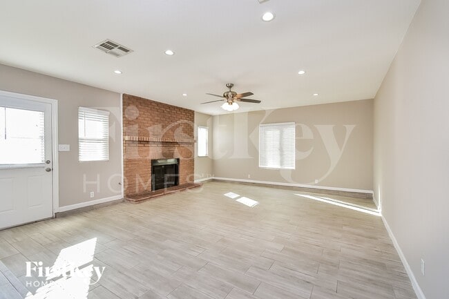 Photo - 6381 Newville Ave