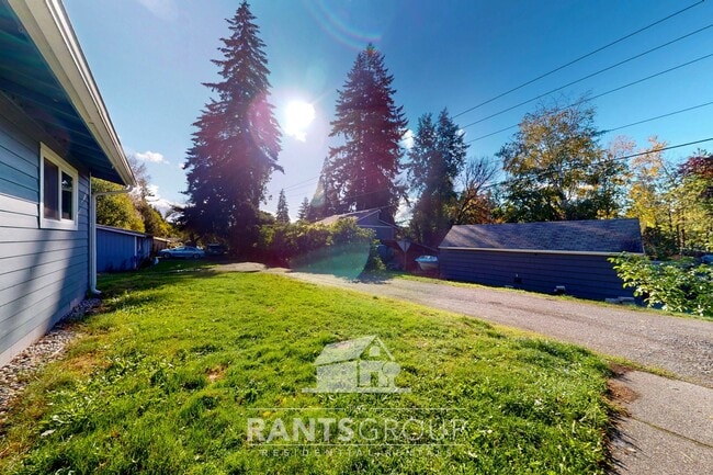 Photo - Great Location! Quiet Duplex! Unit 1603