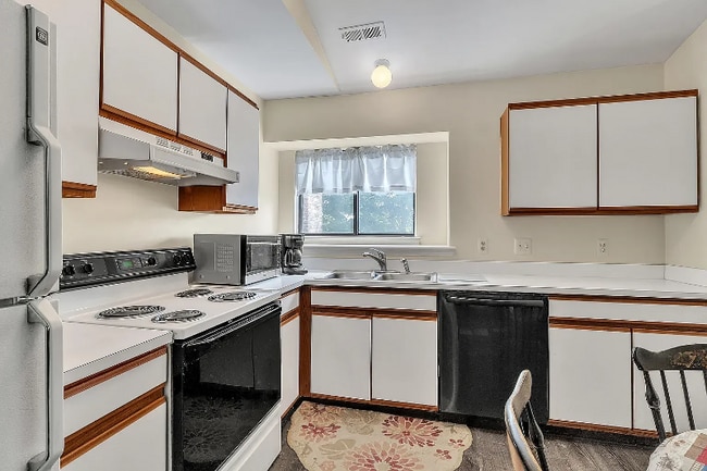 Photo - 42794 Lilley Pointe Dr