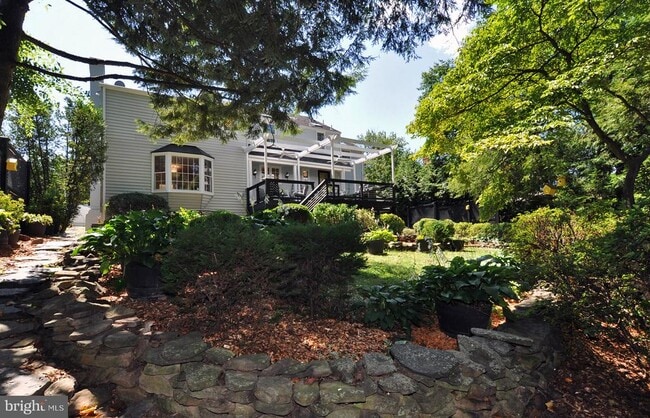 Photo - 6003 Woodacres Dr