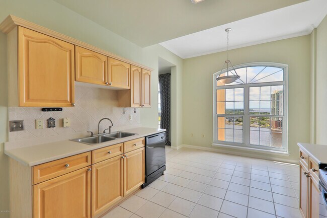 Photo - 400 E Bay St Unit PENTHOUSE 3