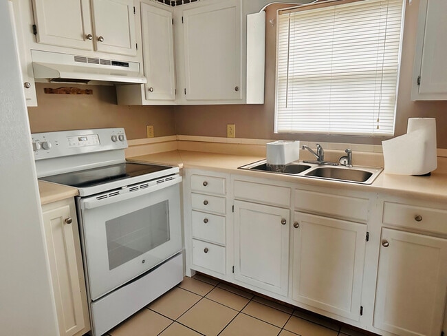 Photo - 5 Lexington Ct