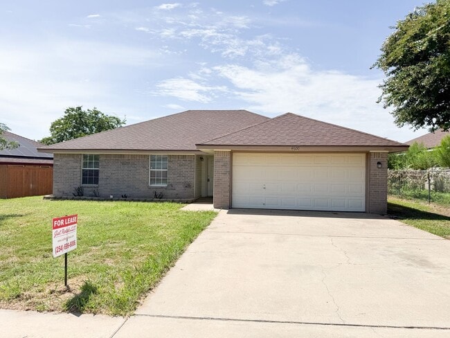 Building Photo - Available 7/21/2025 Beautiful 1 story, 4 b... Rental