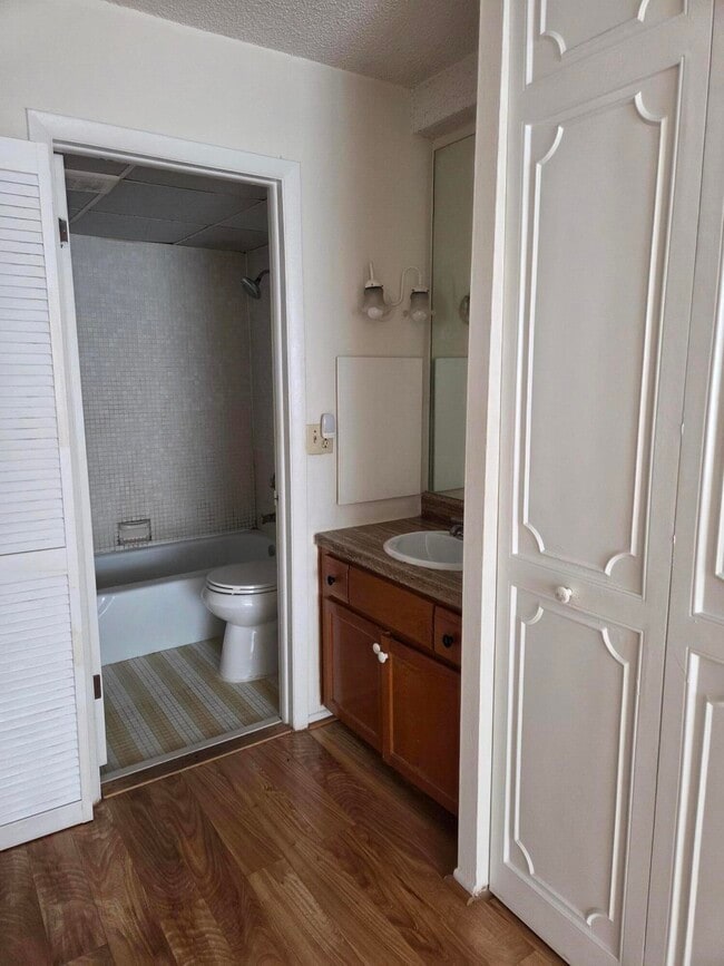 Photo - 3720 Inverrary Dr Unit 2b