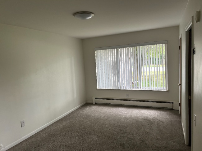 Photo - 21103 Vernier Rd