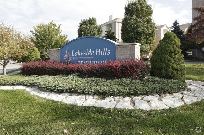 Lakeside Hills Apartments
