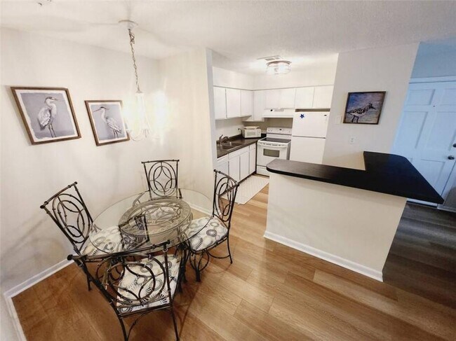 Photo - 850 Mallery St Unit 6P