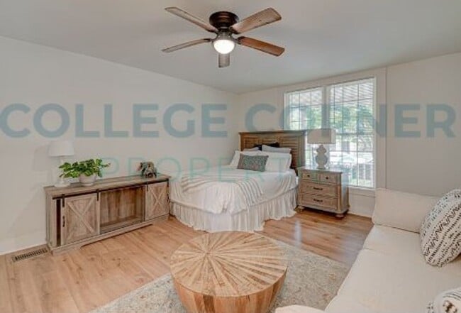 Photo - 639 S Poplar St Unidad 639-C Studio