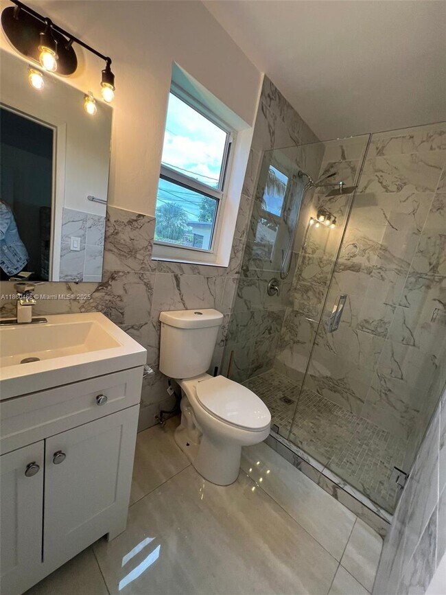 Photo - 2015 N 32nd Ave