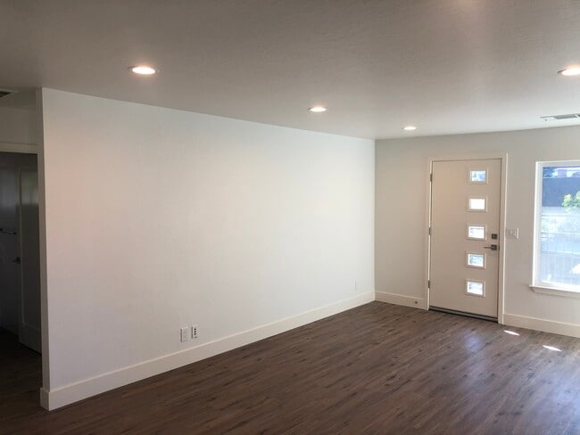 Salón/Cocina de planta abierta - 318 Elwood St Unidad 3