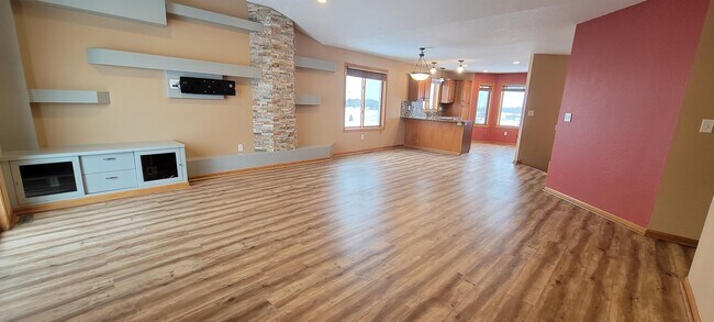 Photo - 6037 S Pointe Dr SW