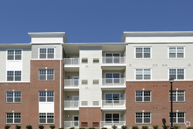 Balconies - The Link at Aberdeen Station