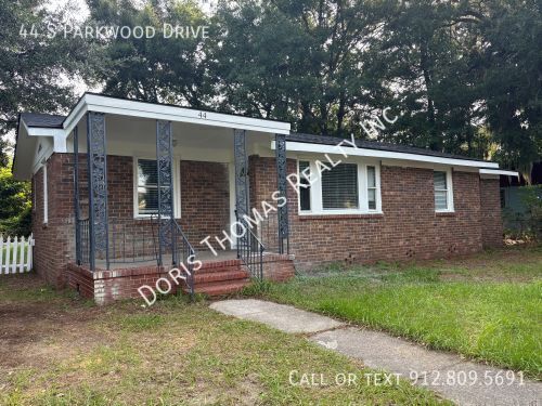 Building Photo - 44 S Parkwood Dr