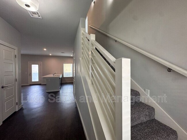 Photo - 17605 Hampton Park Dr Unit #B