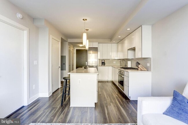 Building Photo - 1311 13th St NW Unit 502