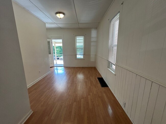 Photo - 144 N Broad St