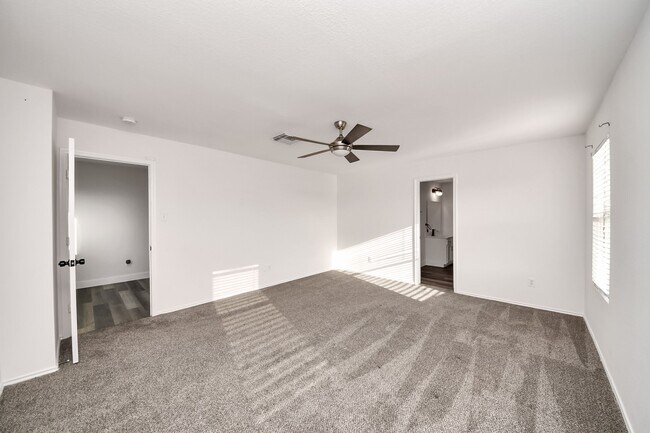 7826 Maverick Trace Ln