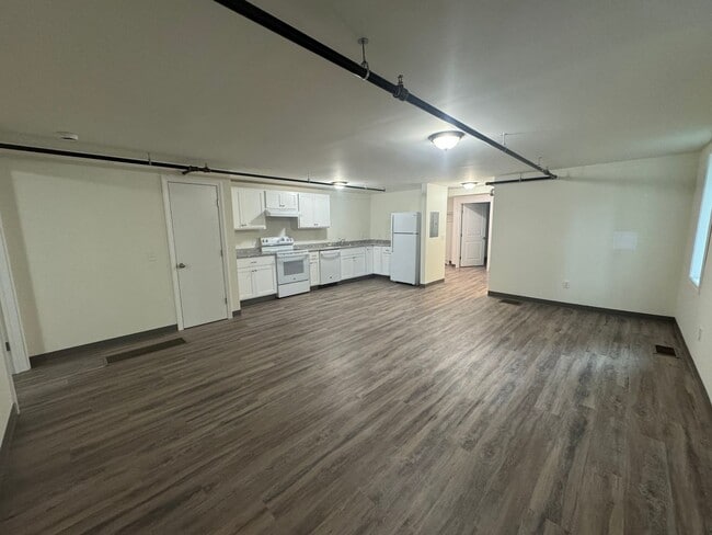 191 E Housatonic St Unit D