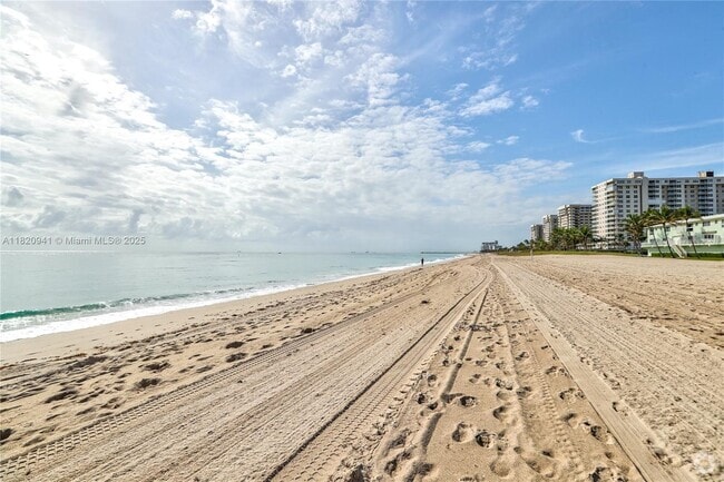 Building Photo - 5450 N Ocean Blvd Rental