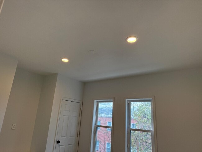 439 W Bringhurst St Unit 2