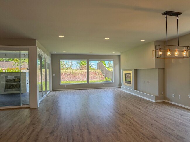 Photo - Stunning MainVue Home!