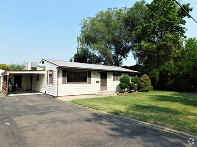 Building Photo - Updated house with original hardwoods and ...