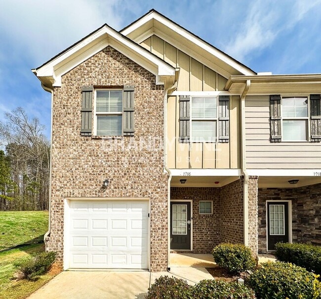 Building Photo - 1916 Old Dogwood